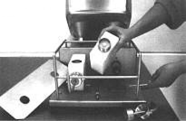 Gebäckfüllmaschine pneumatisch, mit Unterschrank